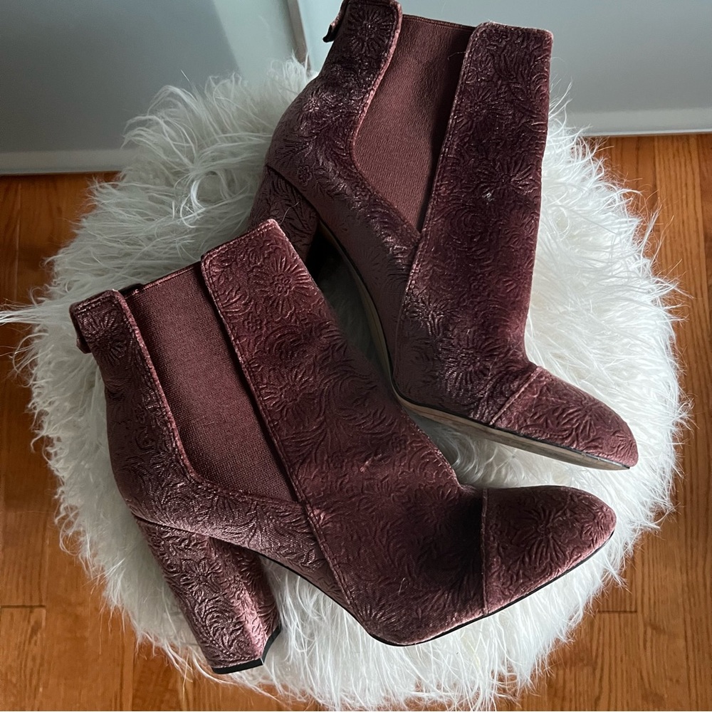 Sam Edelman Pink Patterned Suede Heeled Booties.